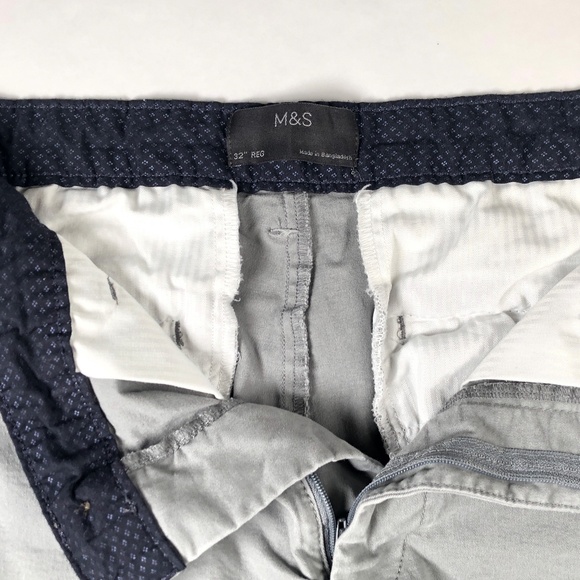 Marks & Spencer Men's Grey Chino Shorts, Size 32 - Picture 2 of 3